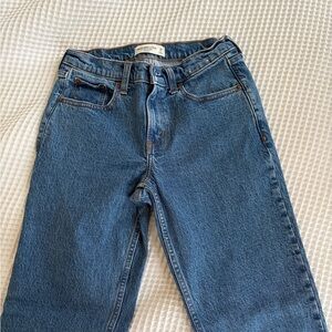 Abercrombie & Fitch The 90s Straight Mid Rise Blue Jeans